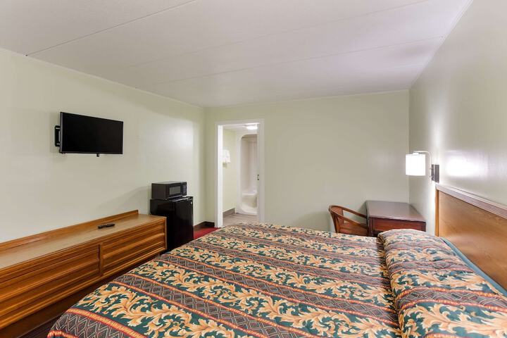 Room 17 of 43