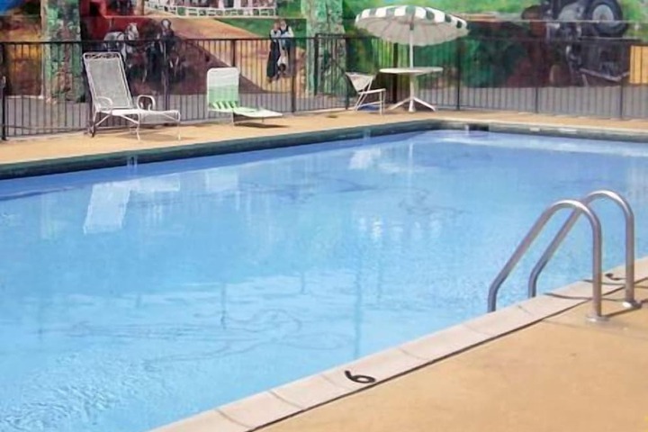 Pool 9 of 33