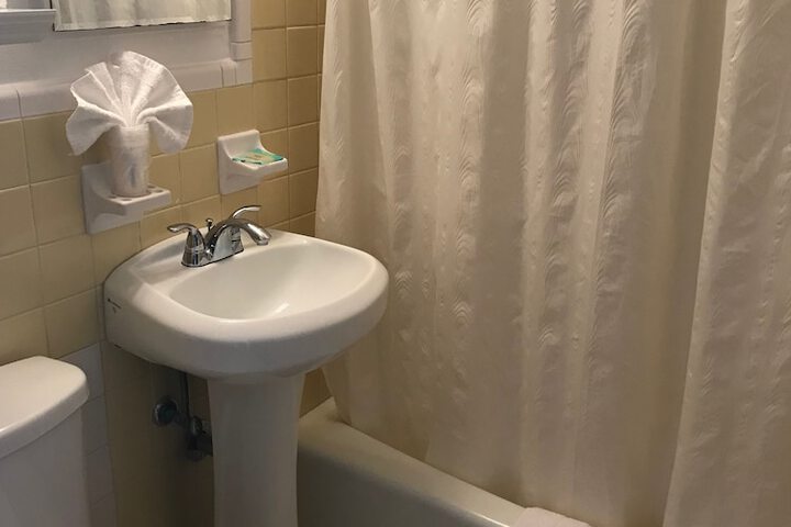 Room 18 of 48