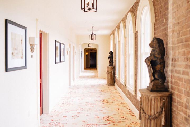 Ballroom/Hall 25 of 29