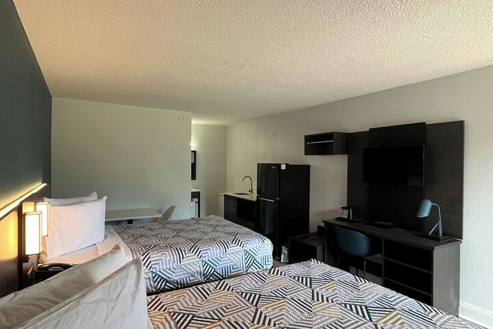 Studio 6 Hammond LA – I12 – I55