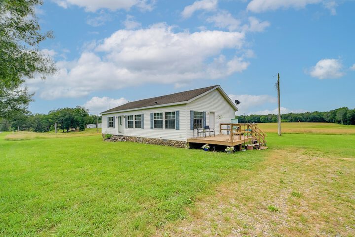 Warm & Inviting Family Home - 2 Mi to Golf Course!