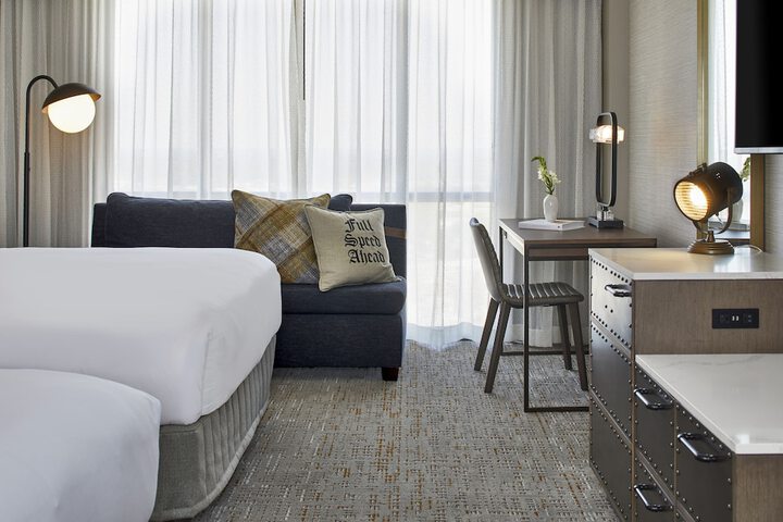 Renaissance Mobile Riverview Plaza Hotel