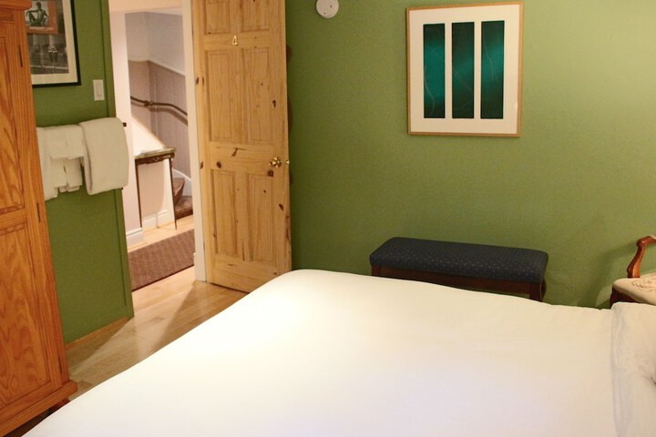 Room 21 of 39