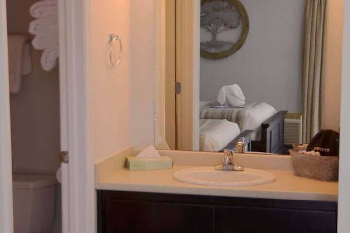 Room 53 of 66