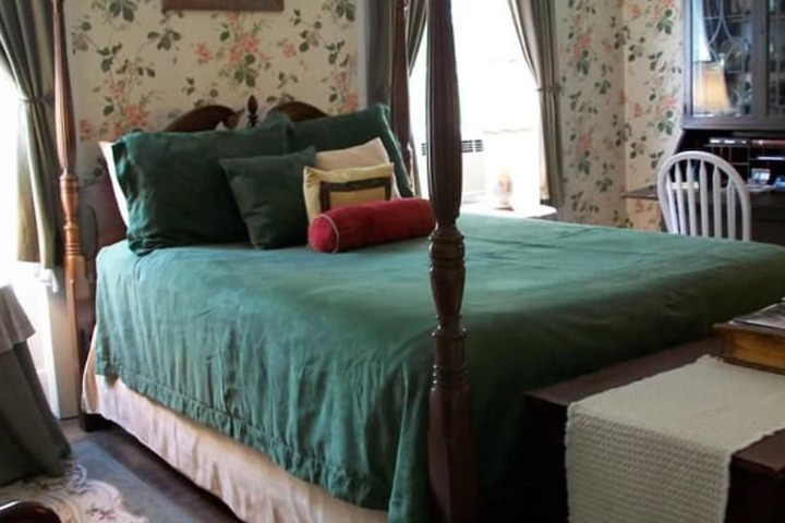 Room 40 of 61