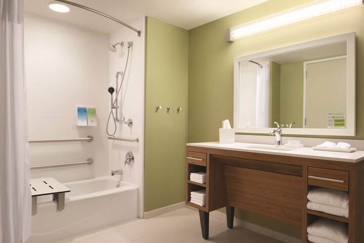 Room 10 of 29