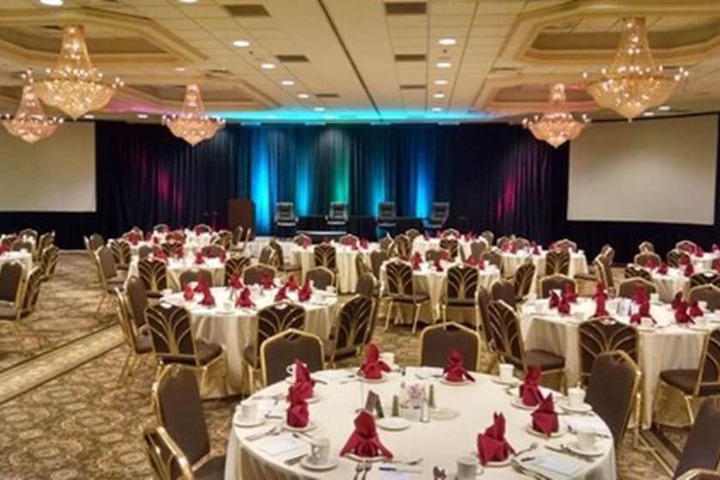 Ballroom/Hall 33 of 37