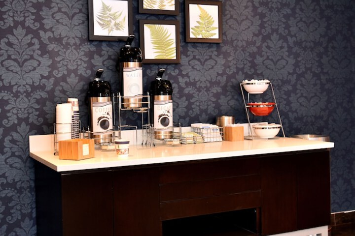 Breakfast/Coffee Service 38 of 44