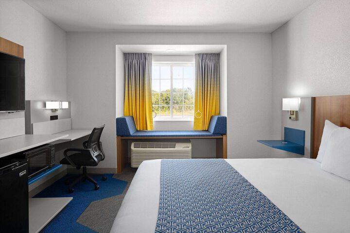 Room 16 of 53