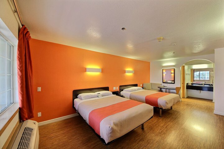 Motel 6 Edinburg TX