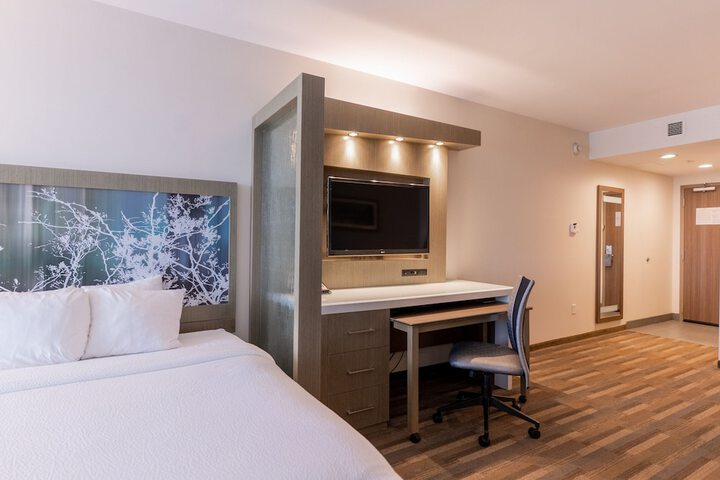 Room 14 of 36