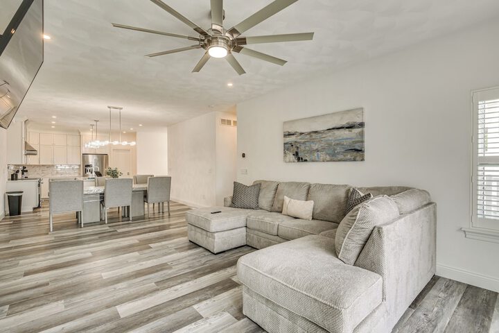 Walk to Mississippi River: Grafton Townhome!