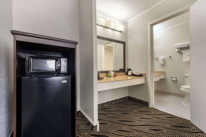 Best Western Red Carpet Inn