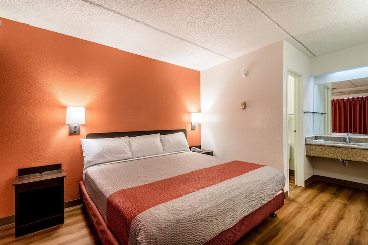 Room 17 of 17