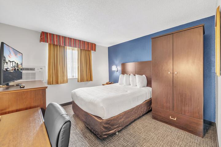 Room 26 of 40