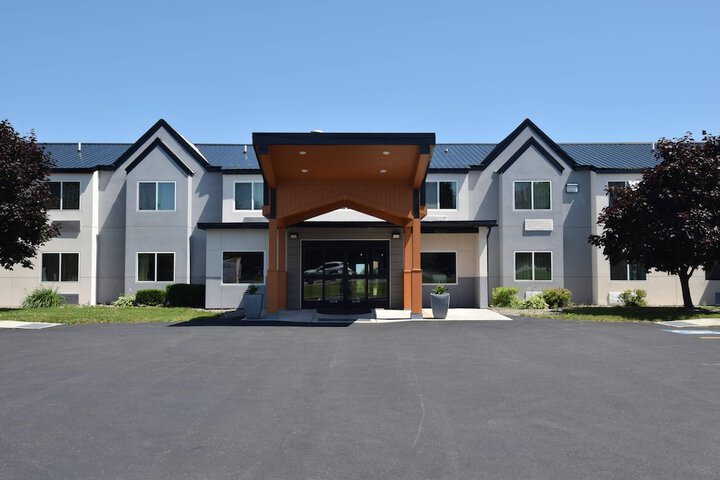Quality Inn & Suites Watertown Fort Drum