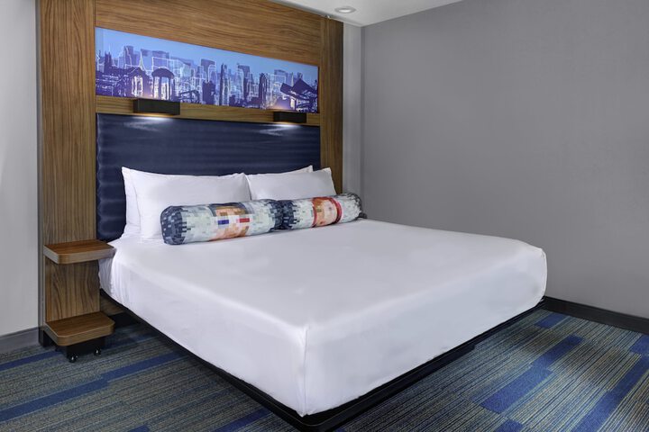 Room 41 of 77