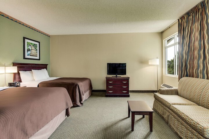 Room 10 of 15