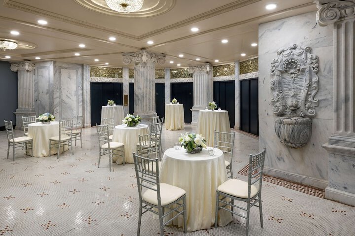 The Candler Hotel Atlanta Curio Collection by Hilton