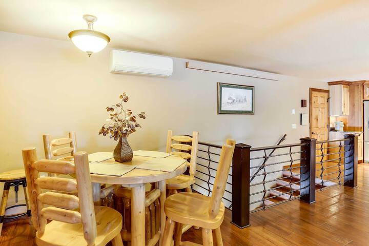 Modern Deadwood Apt With Mountain Views & Grill!