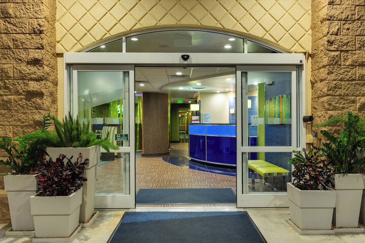 Holiday Inn Express Suites Plant City by IHG