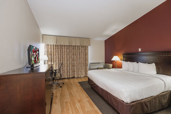 Red Roof Inn & Suites Mt. Holly - McGuire AFB