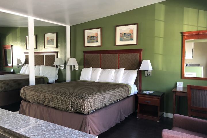 Room 20 of 34