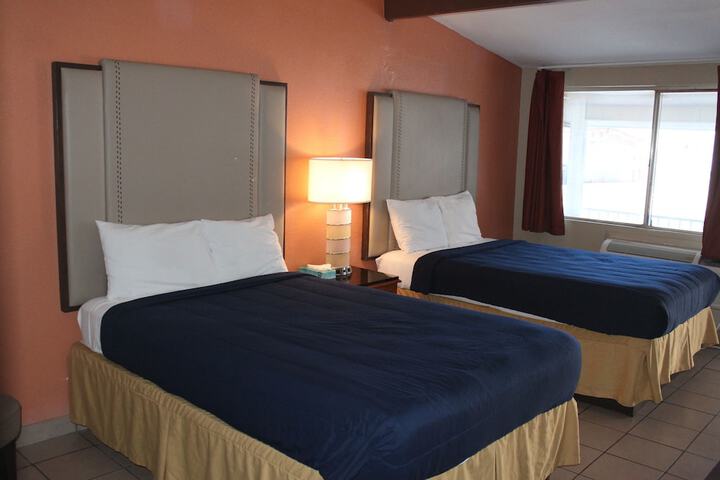 Room 12 of 39