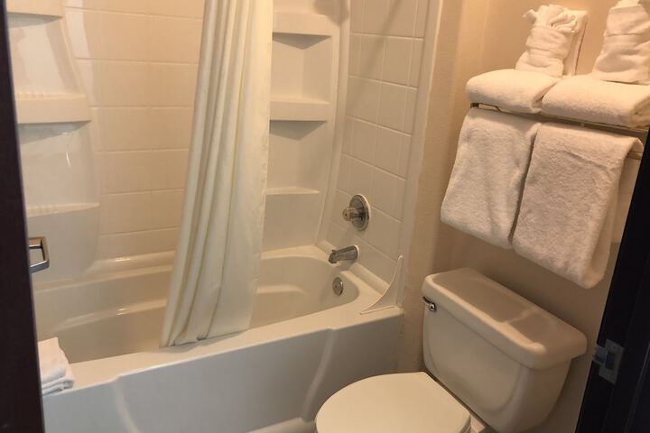 Room 17 of 27
