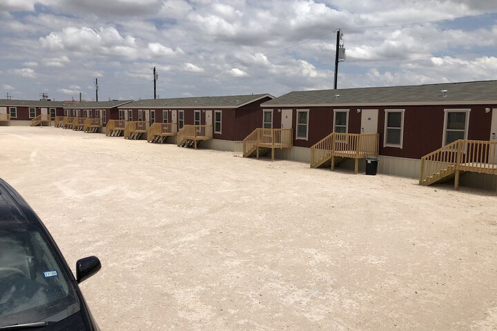 Monahans Country Inn