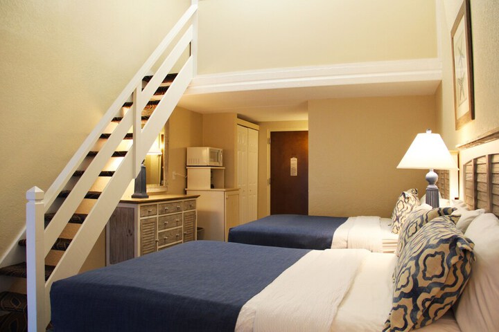Room 32 of 107