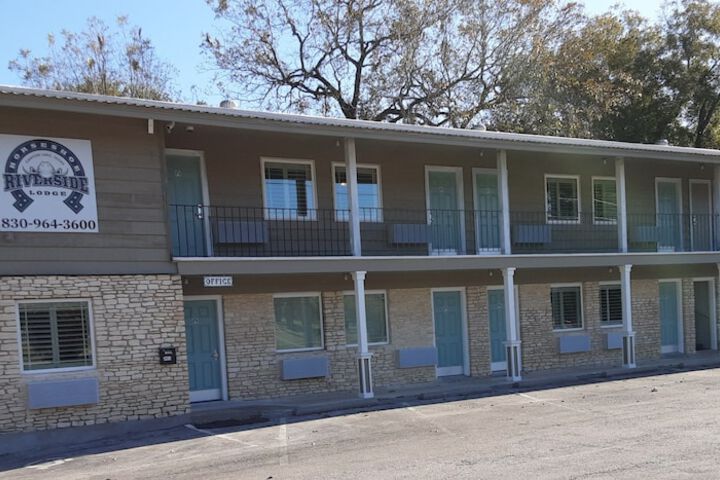 Horseshoe Riverside Lodge
