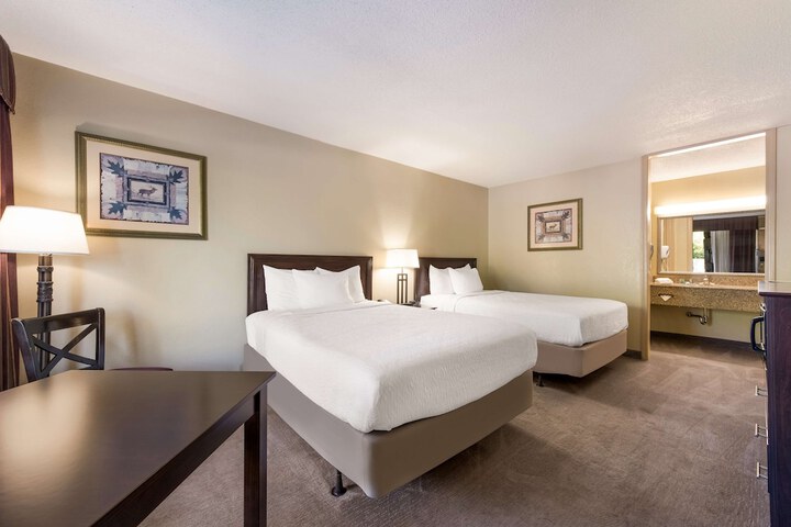 Room 11 of 24