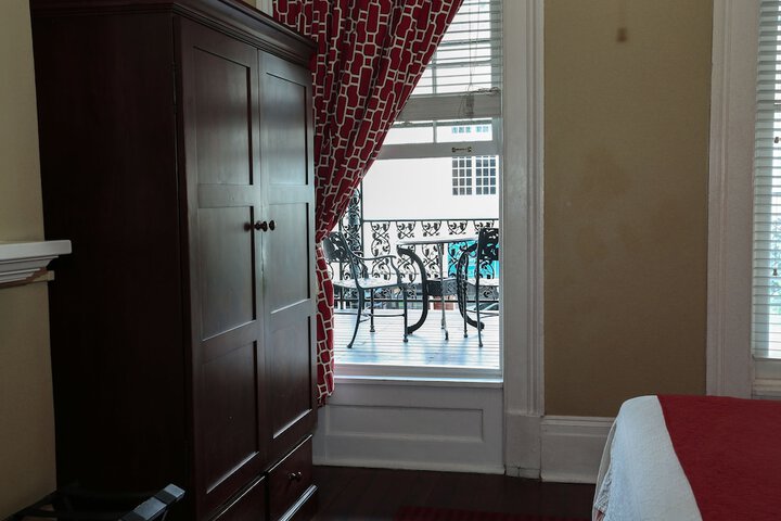 Room 62 of 122