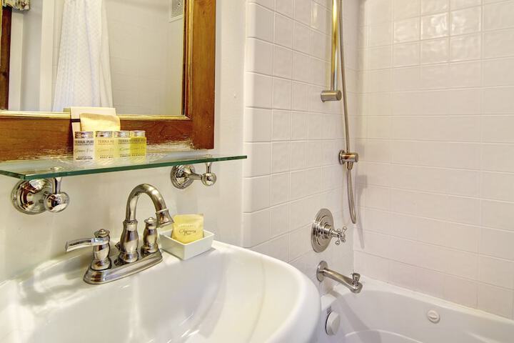 Room 46 of 72