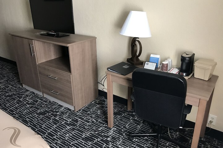 Room 22 of 38