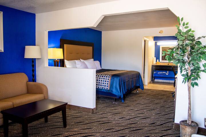 Room 16 of 38