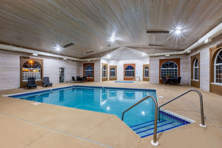 Pool 4 of 43