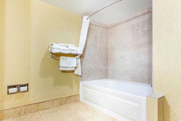 Room 15 of 36