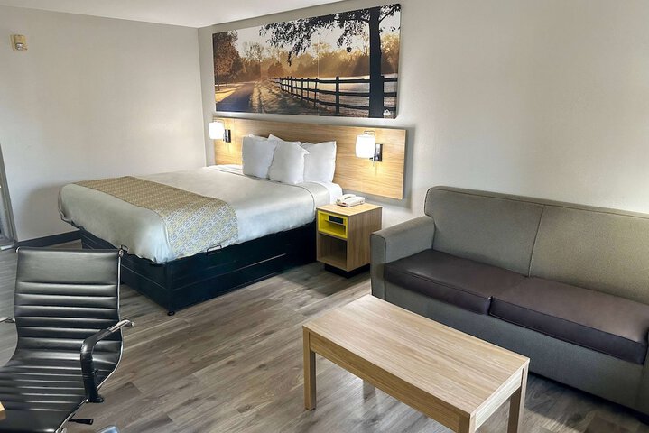 Room 30 of 47
