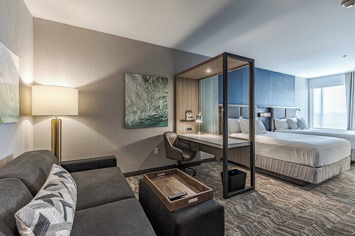 Room 10 of 22