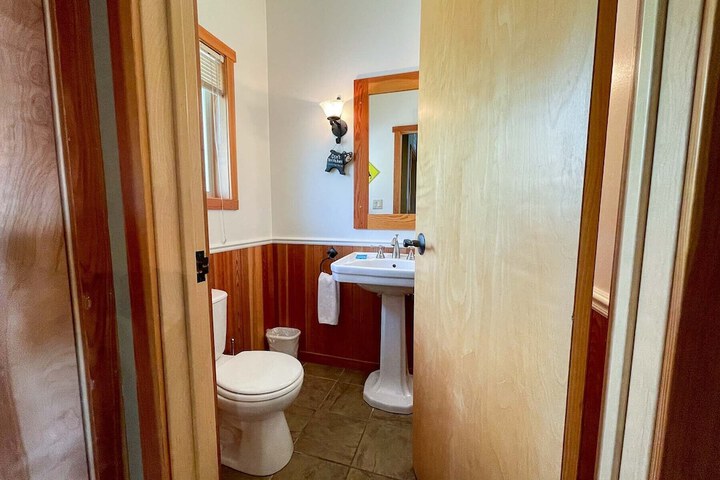 Room 9 of 14