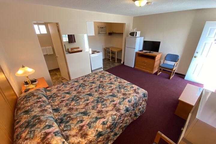 Room 17 of 28