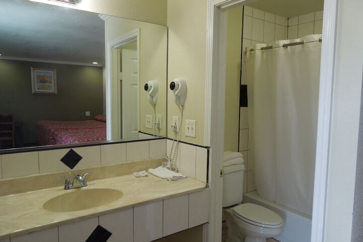 Room 16 of 30