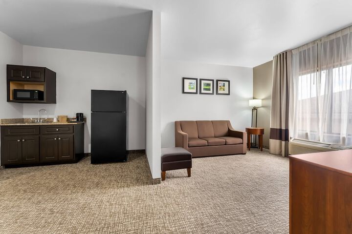 Comfort Inn & Suites Augusta West Near Fort Gordon