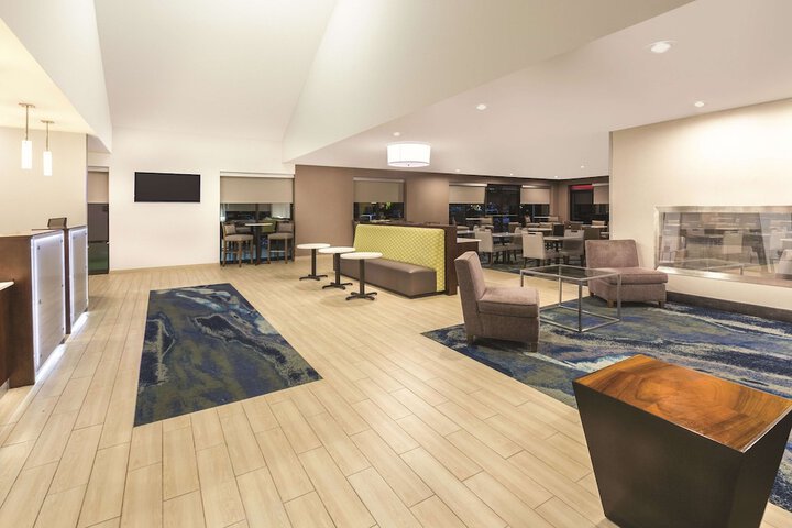 Hotel Interior 7 of 31