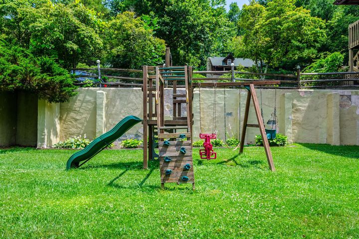 Highland Hills Motel and Cabins – a Master Hosts Resort