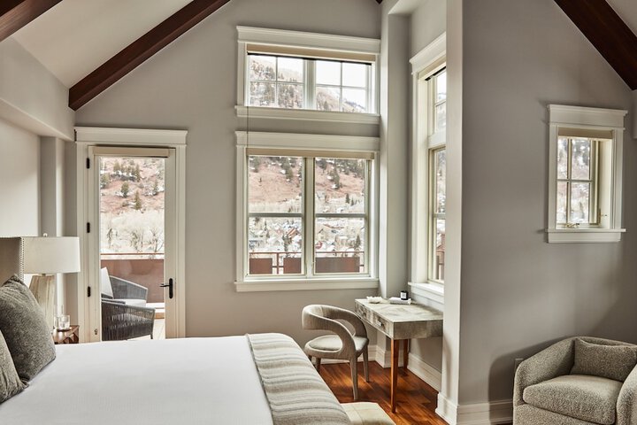 Element 52 Auberge Collection