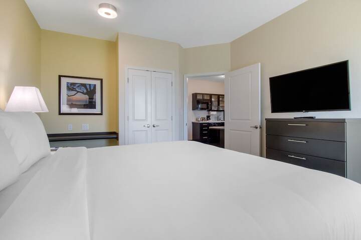 Room 34 of 37